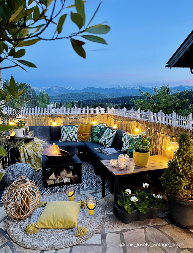 Wundervolle Gartentische mit passenden S&uuml;hlen 